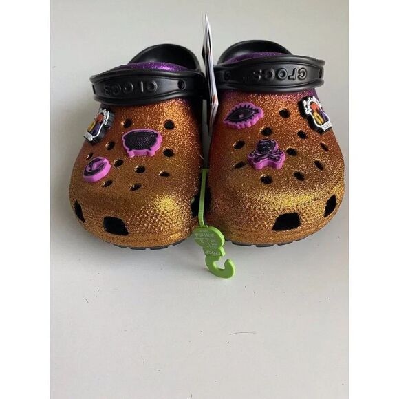 Crocs Disney Hocus Pocus Slip On Classic Clogs Sandals Jibbitz Women’s Sz 8 NEW - Picture 2 of 8